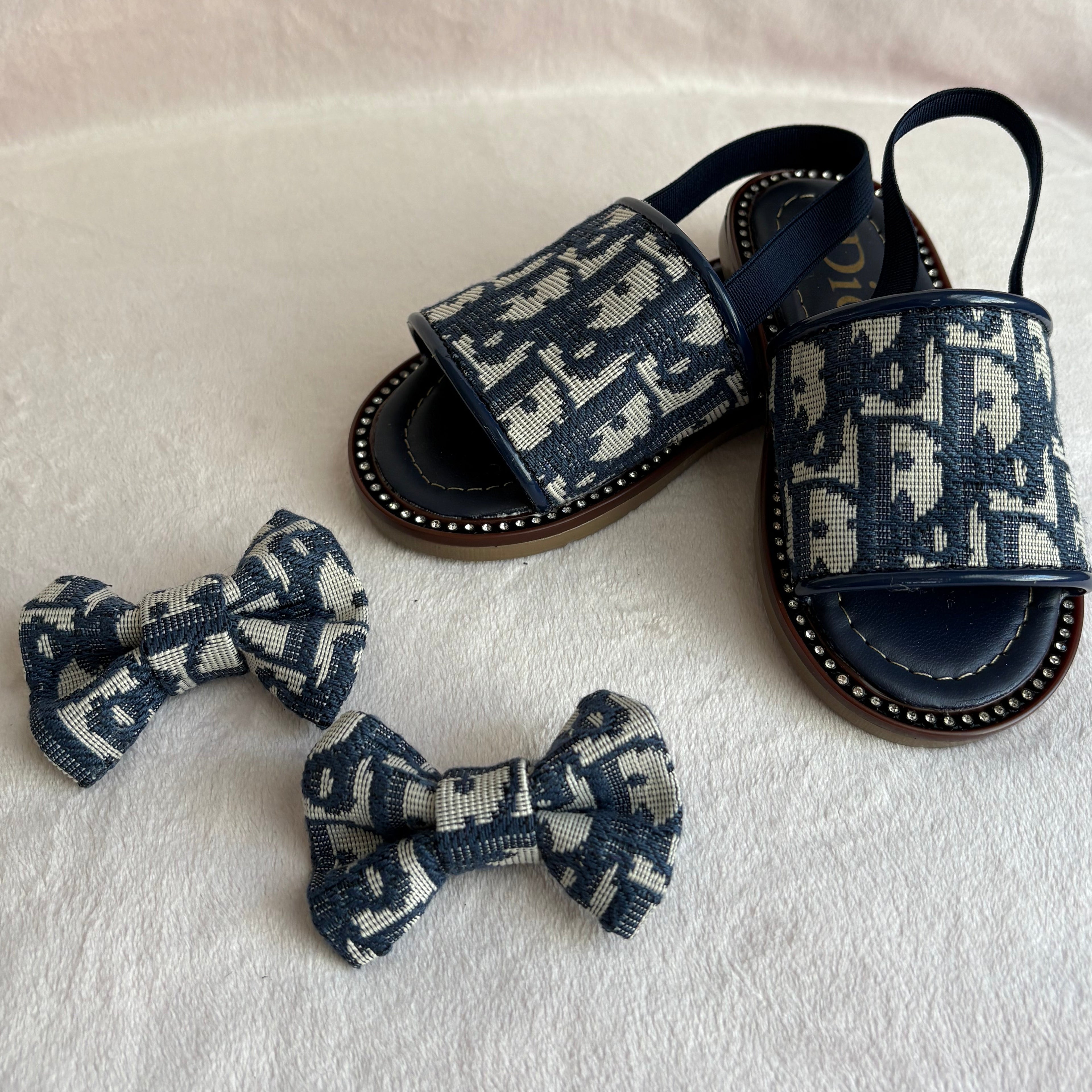 Flat & Bows