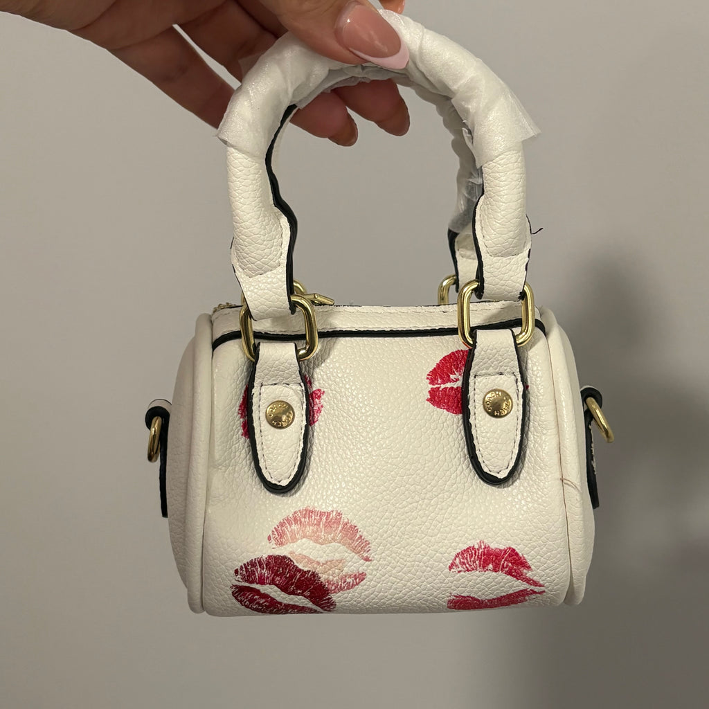White kiss